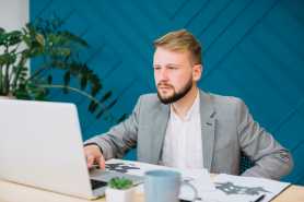Otworzenie firmy przez pracownika w branży pracodawcy